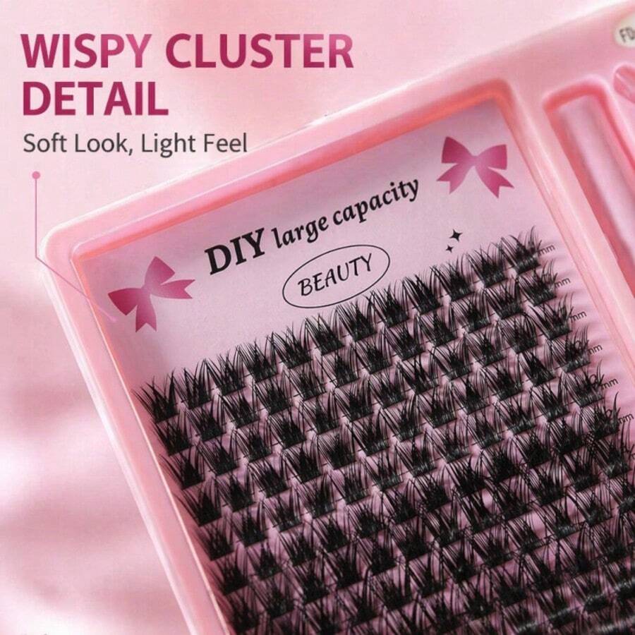 Wispy cluster detail in the lash storage tray